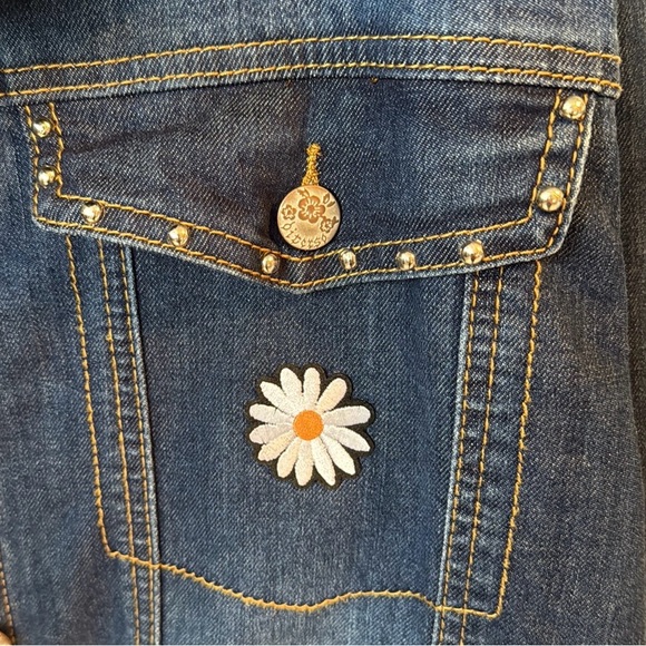 Upcycled Dolly Parton Graphic Tee on Diverso Denim Jean Jacket Size 3X CUSTOM - Picture 6 of 8